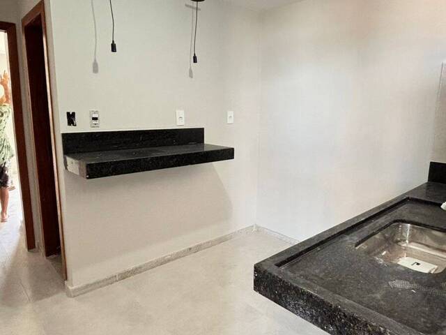 Apartamento para Venda em Linhares - 4