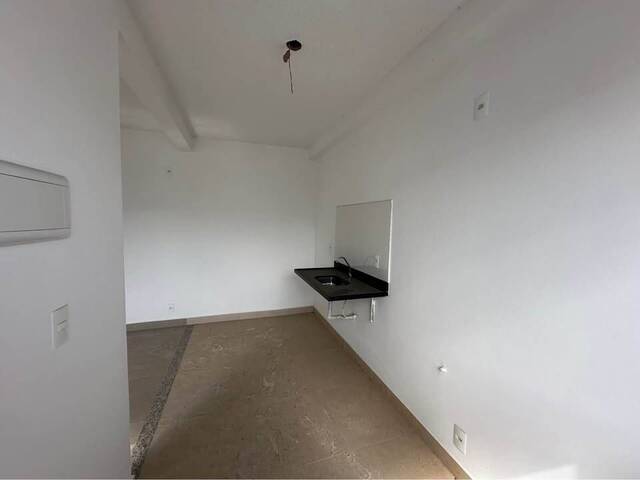 #311 - Apartamento para Venda em Linhares - ES