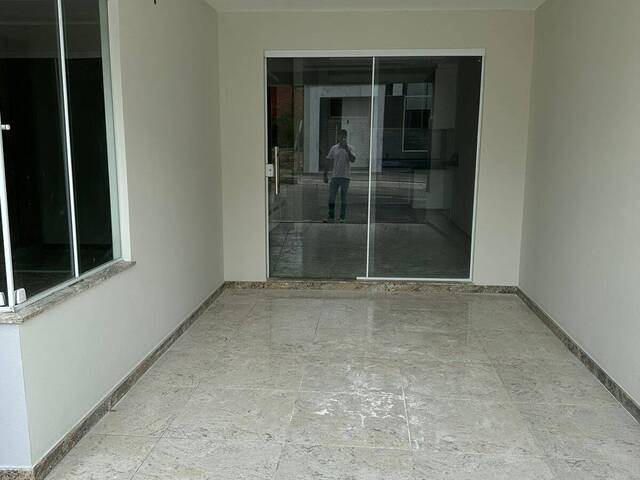 #427 - Casa para Venda em Linhares - ES