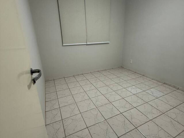 Apartamento para Venda em Linhares - 4